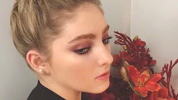 女演员晒裸照反击黑客勒索 感到耻辱的应该是犯错的人