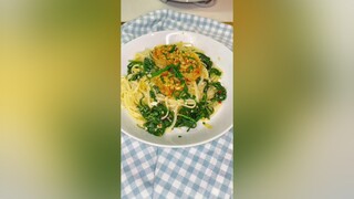 Here's my go-to dish when I'm in a rush, a Chili Garlic Pasta with Spinach and Prawns reddytocook p