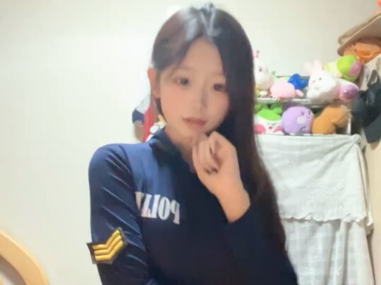 Ada pesta yang sedang berlangsung di dalam kepala saya