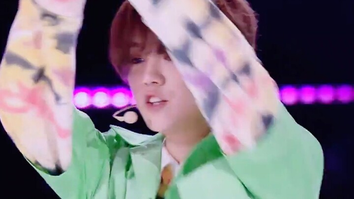 【Lu Han】Di antara nyanyian bersama para artis tahun-tahun itu, suara Lu Han bagaikan angin sejuk yan