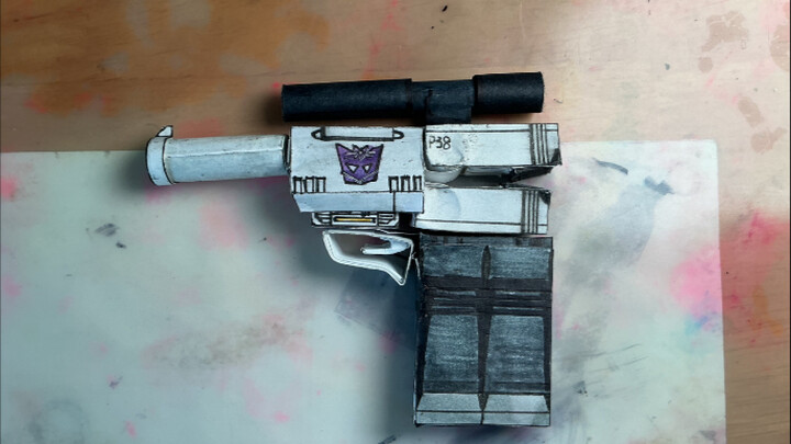 Benar-benar bisa berubah menjadi pistol! Seorang siswa SMP yang miskin membuat model kertas Transfor
