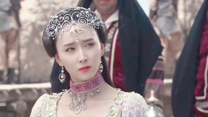 I’m seriously drooling over every single outfit she wears in this drama!