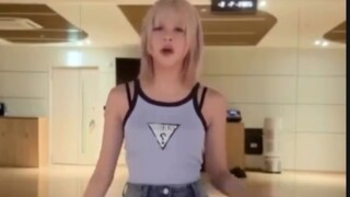 NMIXX Lily【K-POP: 猎魔女团】OST《Golden》翻唱视频公开！