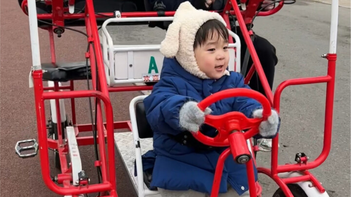 Master Tiáo is out working again!