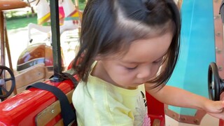 Lần đầu Victoria đi Đu Quay _ Gia Đình Victoria