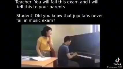 khi cô bảo tôi lên đánh đàn :)) tôi: