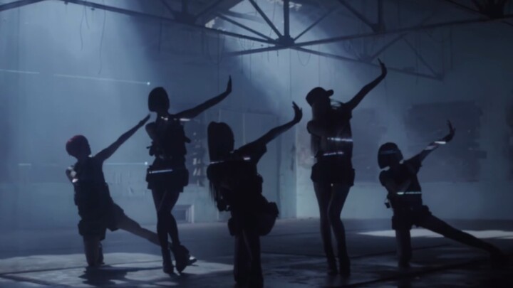 Membuka grup idola pria dan wanita dari SM Entertainment dengan Dance Break