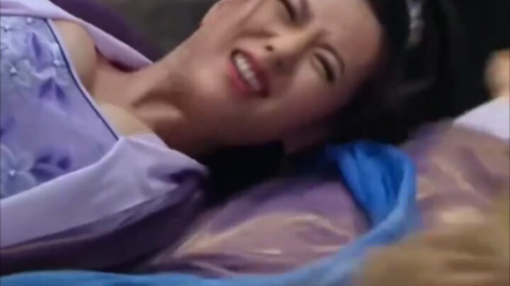 อาวุธของหญิงสาวสีม่วงนั้นไม่อาจต้านทานได้