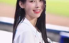 The Female Bodhisattva Who Offers Her Body 103