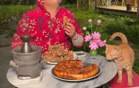 Even if you’re spending Mid-Autumn Festival alone, don’t forget to make it special—Happy Mid-Autumn 