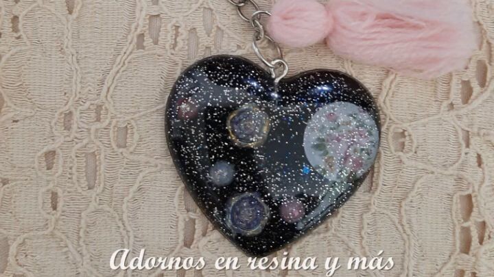 Heart shaped holographic keychains