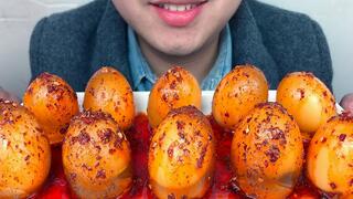 [ASMR][Food]Eating spicy preserved eggs