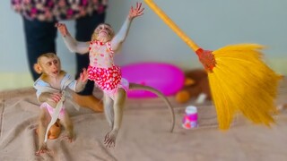 Most Happiness Moment !! Mom cleaning the floor  Tiny Toto & Yaya so happy playing with the broom