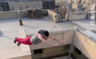 Dù sao cũng phải yêu thích điều gì đó, đừng để cuộc sống tẻ nhạt này nuốt chửng mình!