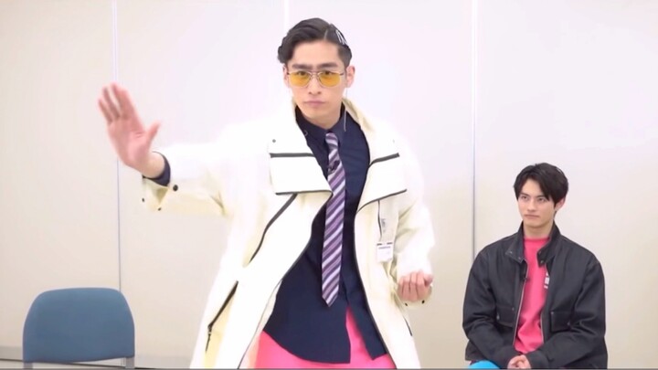 [George Karisaki] (with sound effects) Doctor's Transformation Kamen Rider Kuuga Kamen Rider Revice