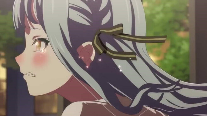 Foreign guy pranks passersby on the street, but unexpectedly…