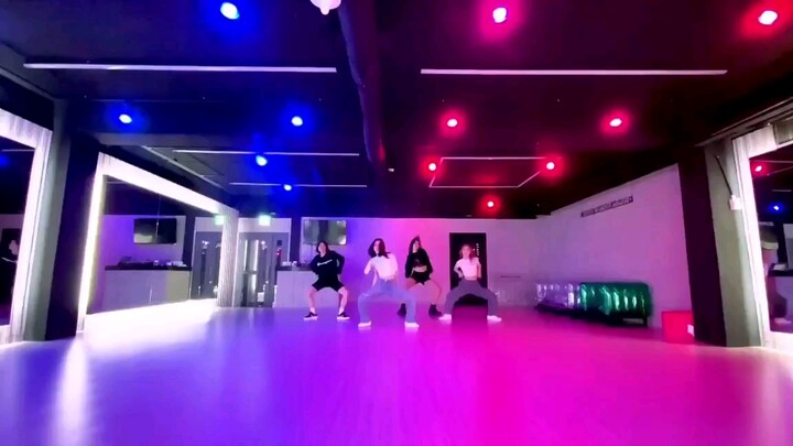 Red Velvet’s Irene’s latest practice room video released! “Don’t Start Now” – choreographer’s Instag