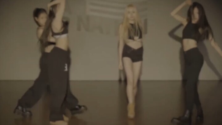 Video trainee girl grup baru yang diproduksi Tian Xiaojuan pada tahun 2025 dirilis