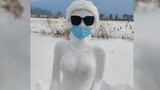 [Hài hước] Đắp người tuyết thế này lạ ghê!
