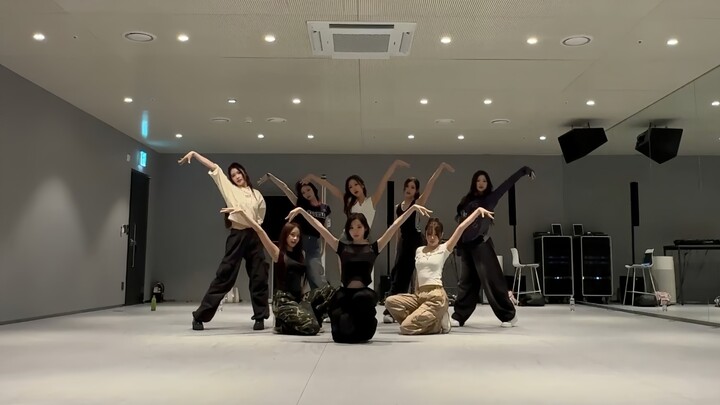 【Hearts2Hearts】Self-made side-scrolling ❤️ cover - Red Flavor Dance Practice Room