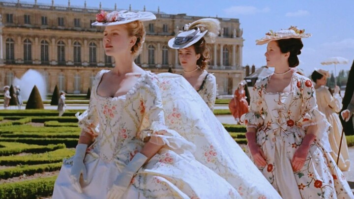 “From the palace to the guillotine, in this era, no one has had a more dazzling and grand finale” | 