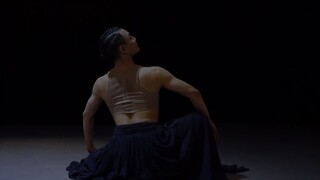 سون كه يؤدي بمشاعر "مقبرة العشق"، فالمجيء والرحيل أمر طبيعي، ولا أحد منا محصن.