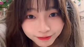 [Super sweet cover dance] I promised you guys to show my face for the first time! If this one goes v