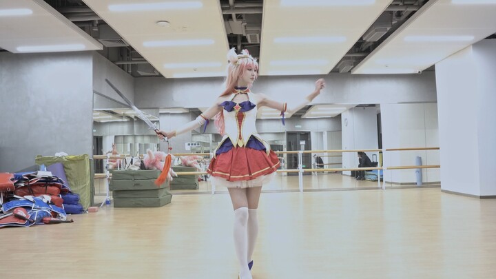 The video of Ahri turning into AD leaked - "Send to the Moon"