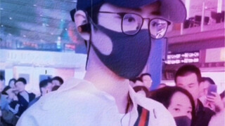 Video bandara Xiao Zhan menyesali betapa sulitnya dia selama ini. Ayolah Xiao Zhan.