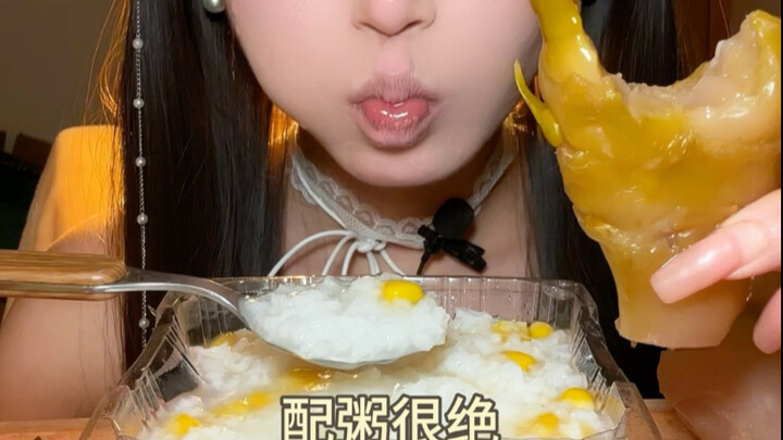 Canh rau non nấu cháo mà ngon bất ngờ, đây có phải đặc sản của vùng nào vậy nhỉ?