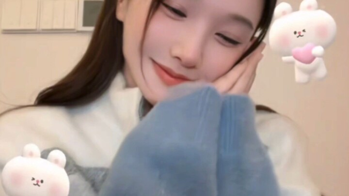 วัง xiaoyu : นานามิท่าเต้นรํา王小草:娜娜米手势舞