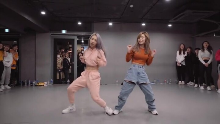 MAMAMOO จับมือกับสตูดิโอเต้นชื่อดัง การเต้นกลุ่มที่เฉียบคมเหมือนเสือได้ปีกเสริม นี่มันการทำงานร่วมกั