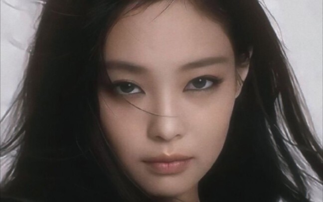 【JENNIE】Ai cũng bảo em đã thay đổi, nhưng chính em vẫn là người mang đến những sân khấu đỉnh cao mỗi