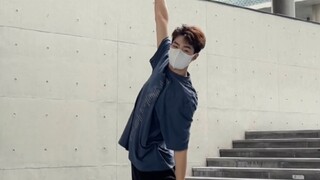 Those with good waists should dance to New Jeans' "Attention"