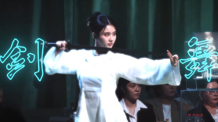 Bộ phim khiêu vũ: Trong cơn ác mộng cận kề cái chết, cô bừng tỉnh bật dậy