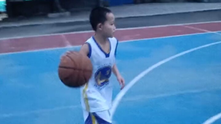 With this ball feel, he’d be the school’s Kyrie Irving by middle school!