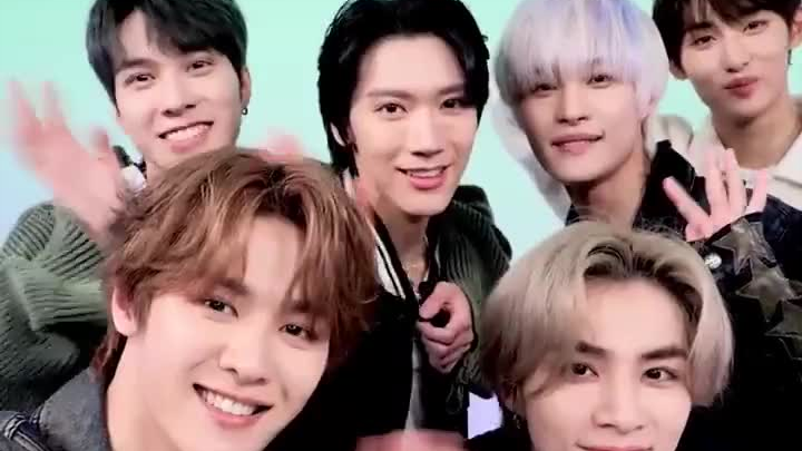 【เวนด์ไฟร์วี|WayV】221230 Hello82 เต้นต่อกันแบบสุ่ม