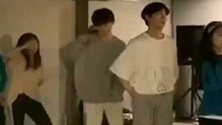[تحديث رقصة ما جياكي] أي رقصة تجعل الناس يشعرون بالإثارة