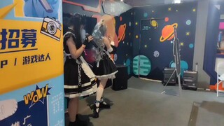 Seeing Yang Xue's Carbonated Bear Card Dance Up Close Was So Exciting Recently