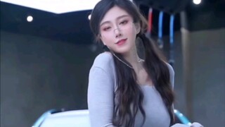 มีความเป็นไปได้ไหมว่าเธอจะเป็นผู้หญิงใส่แว่น?
