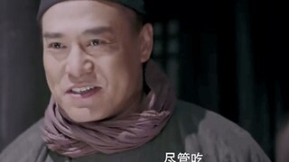 正宗的阳春面：“一把细面半碗高汤，一杯清水五钱猪油一勺酱油，在烫上两颗小白菜！”