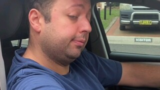 When Chinese people and foreigners see someone driving a nice car... Hahaha, do I know too much?