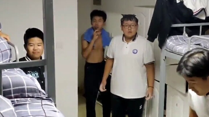 ไฟสงครามล้อขุนนาง