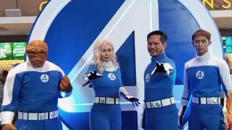 Nonton filmnya, mumpung masih tayang di bioskop. Cosplay keren dari kakak-kakak di Zero Cosplay