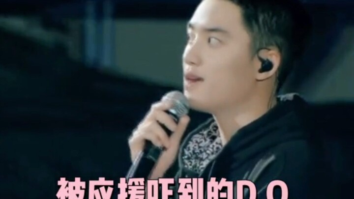EXO lo tỏa sáng trên sân khấu, còn các fan thì dành cho họ sự cổ vũ tuyệt nhất — có lẽ đây chính là 