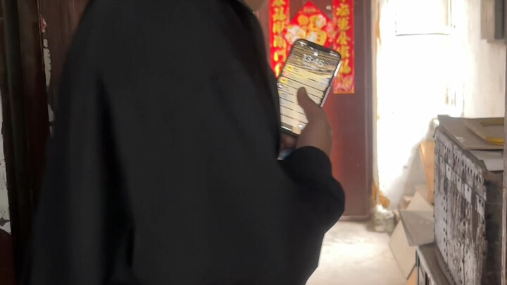 ส่งอาหารก็เอาไปแขวนไว้ที่ประตูเลย คุณนั่นแหละ ไปแขวนเองเลย