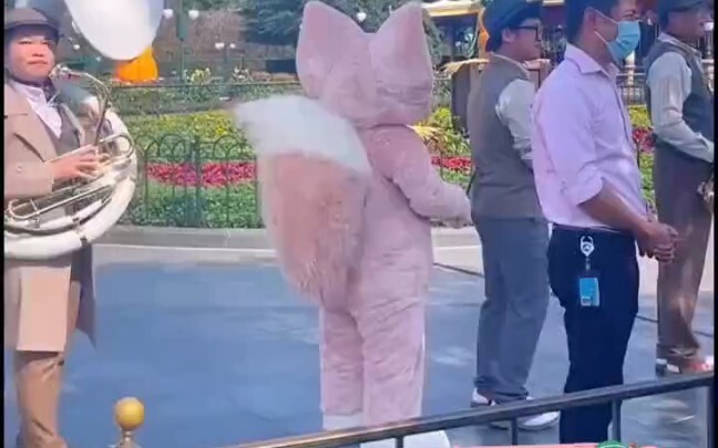 Before Xiaofuni made her debut, she was all nerves and jittery—hahaha! Now look at Linabell today—sh