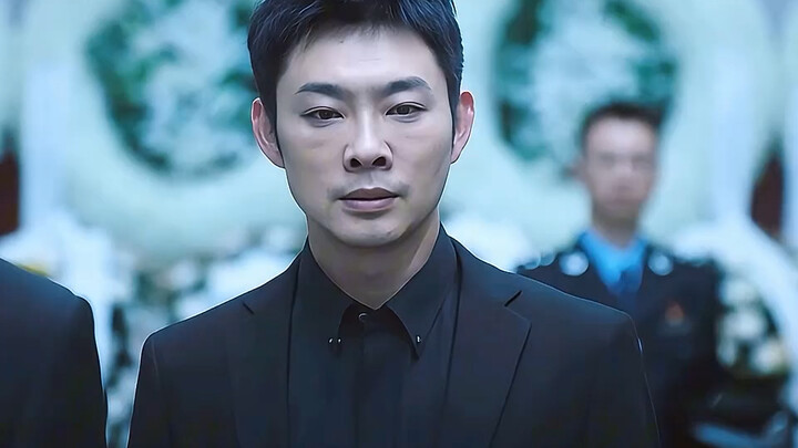 The younger brother wrote a letter to report the crime boss, only to find himself entangled in a sho