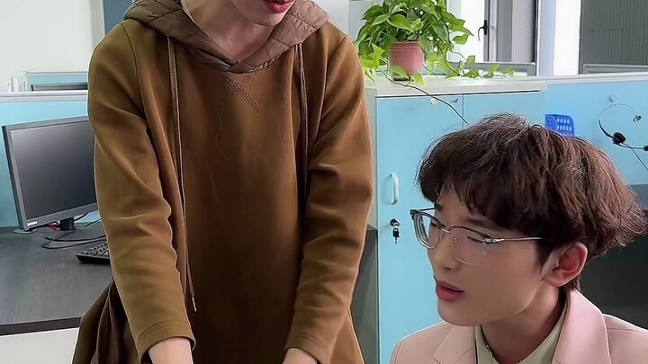 ทุกวันนี้ถ้าไม่รู้จักสักสองคนก็ทำอะไรลำบากจริงๆ