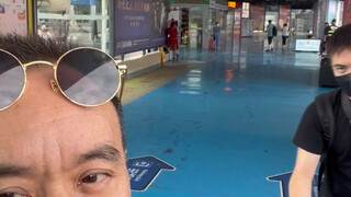 教授和硕士儿子回老家辣！